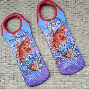 NWOT 2 Piece Set Ed Hardy Christian Audigier Vibrant Koi Fish Wine Holder Set
